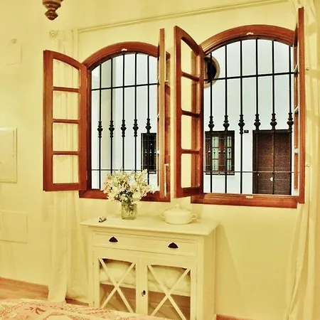 Centro Juderia Apartment *